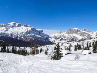 Experience the ultimate winter escape with this stunning property nestled in a picturesque mountain landscape.