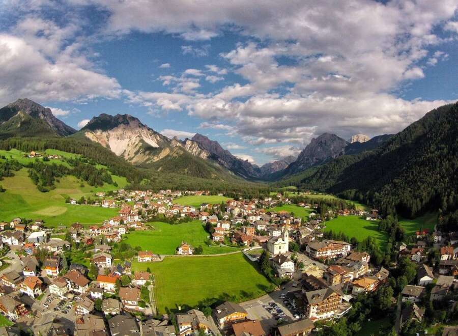 Nestled in a picturesque valley, this charming property offers stunning views of the surrounding mountains.