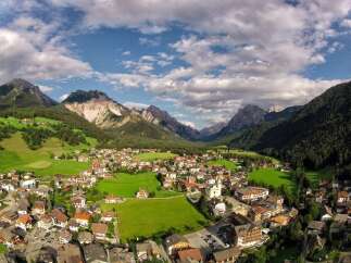 Nestled in a picturesque valley, this charming property offers stunning views of the surrounding mountains.