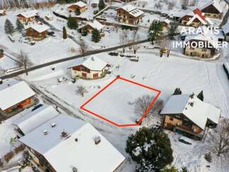 Discover a prime real estate opportunity in a picturesque winter wonderland.