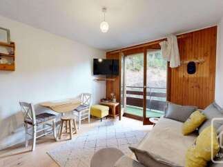 Discover this charming property, perfect for a cozy retreat.