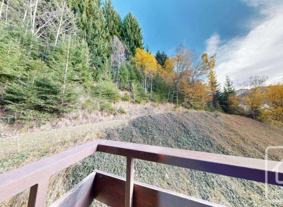Enjoy breathtaking views from this stunning property nestled in a serene natural setting.