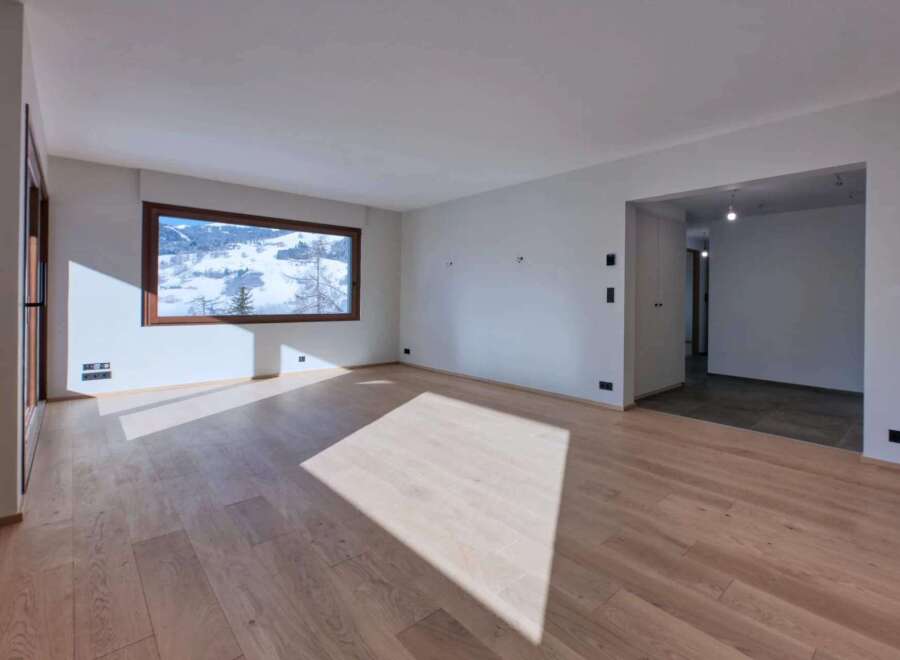 Experience the beauty of this stunning property, featuring a spacious interior with abundant natural light.