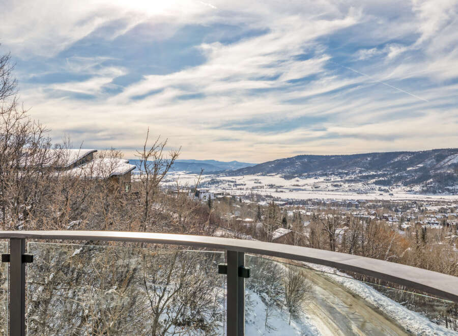 Enjoy breathtaking mountain views from this stunning property.