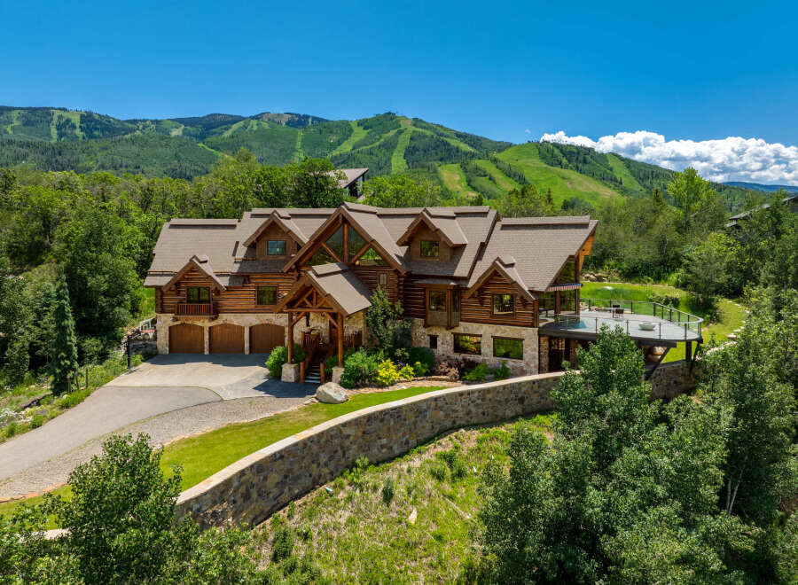 Discover luxury living in this stunning mountain retreat.