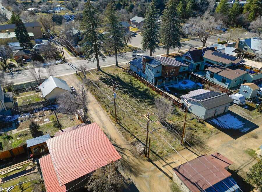 Discover a charming property nestled in a serene neighborhood, offering a blend of comfort and style.