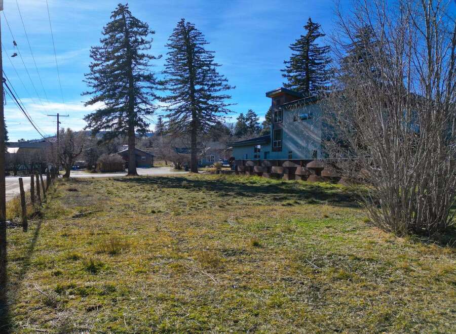 Discover the potential of this prime real estate opportunity! This vacant lot offers a blank canvas for your dream home or investment project.