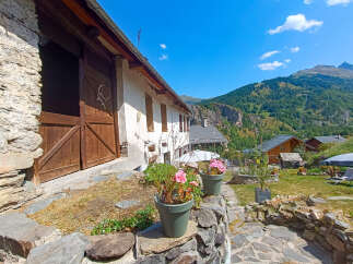 Discover the charm of this stunning property nestled in a picturesque mountain setting.