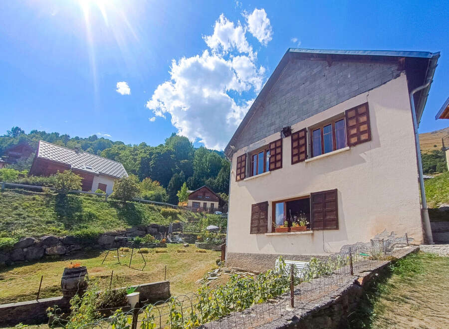 Discover this charming mountain home nestled in a picturesque setting.