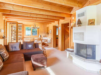 Step into a cozy and inviting living space, perfect for relaxation and gatherings.