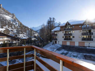 Experience the charm of this stunning property nestled in a picturesque mountain setting.