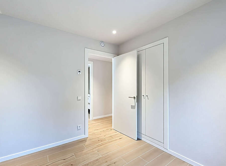 Step into a bright and airy space with this beautifully designed room.