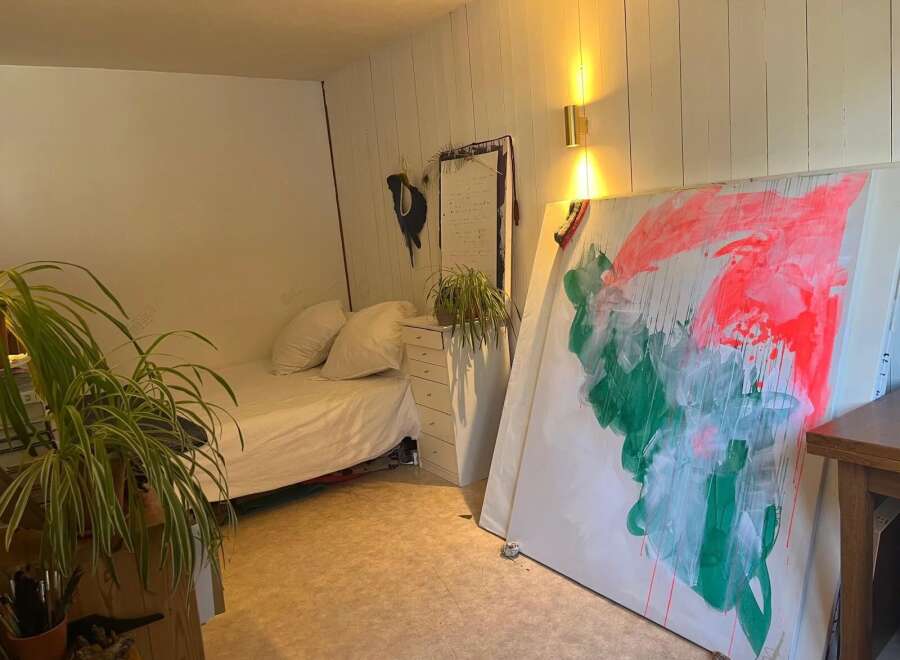 Discover the charm of this unique property, perfect for artists or those seeking a creative space.