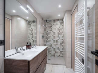 Step into modern luxury with this stunning bathroom.