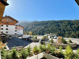 Discover the charm of this stunning property, nestled in a picturesque mountain setting.