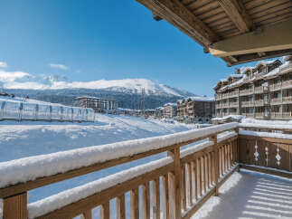 Enjoy breathtaking mountain views from this stunning property.