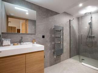 Step into luxury with this modern bathroom design.