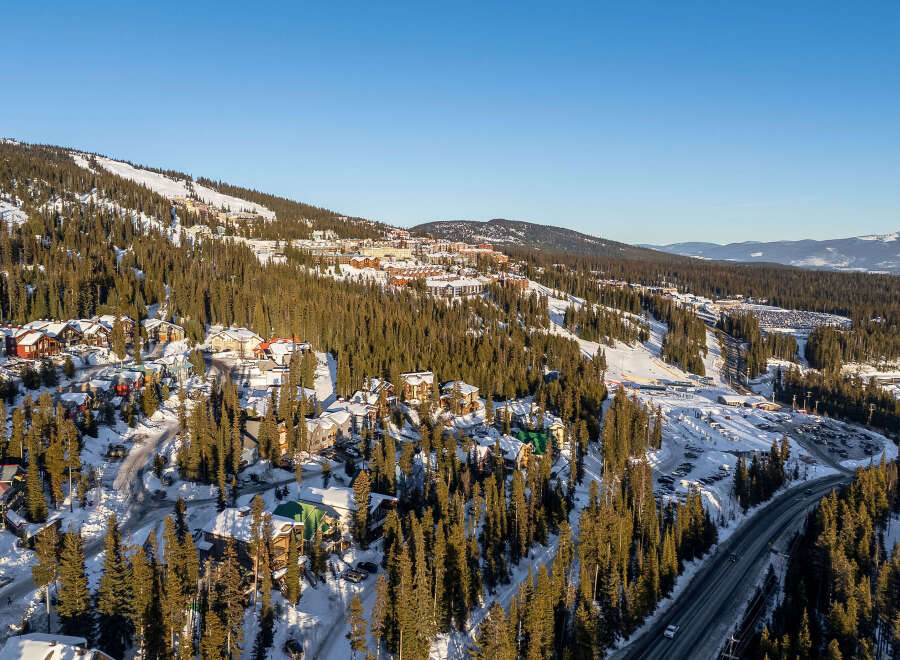 Discover the charm of this stunning mountain property, nestled in a picturesque winter wonderland.