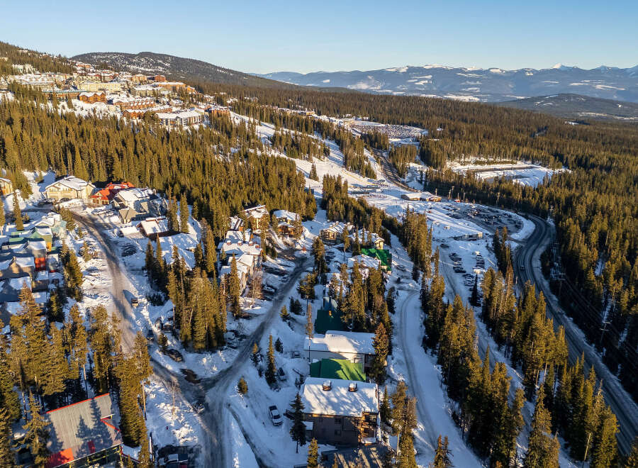 Discover a stunning mountain retreat nestled amidst the serene beauty of nature.