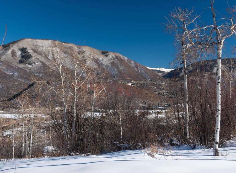 Nestled in a picturesque mountain landscape, this property offers stunning views and a serene atmosphere.