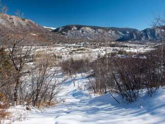 Discover the tranquility of this stunning mountain property, offering breathtaking views and a serene atmosphere.