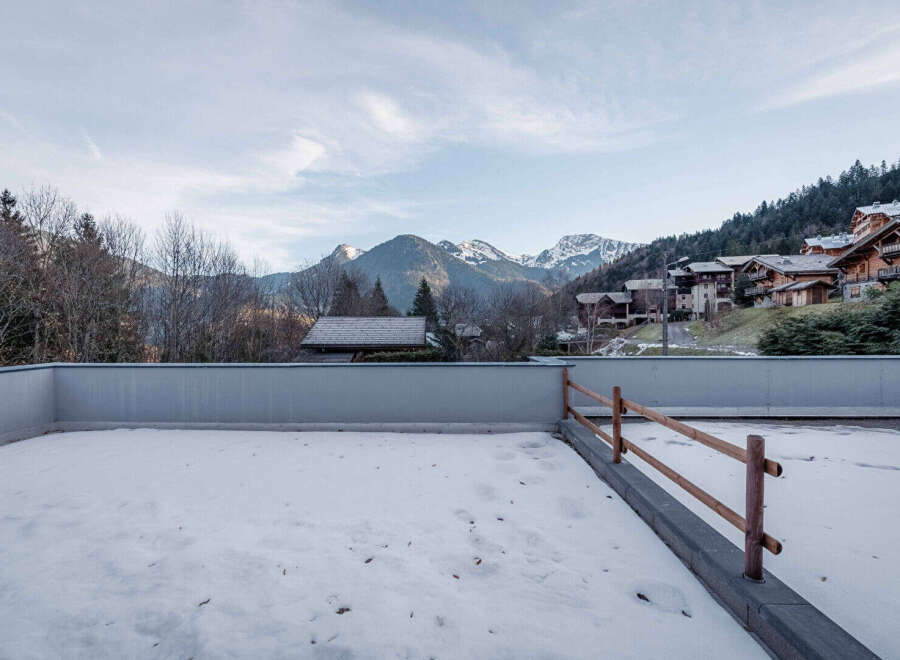 Enjoy breathtaking mountain views from this stunning property.