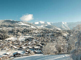 Discover the charm of this stunning mountain village, nestled amidst snow-capped peaks and pristine landscapes.