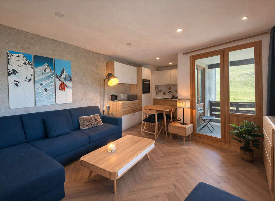 Discover the charm of this cozy apartment, perfect for a mountain getaway.