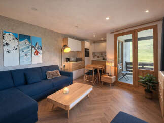 Discover the charm of this cozy apartment, perfect for a mountain getaway.
