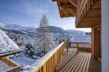 Experience the ultimate winter escape with this stunning property! Enjoy breathtaking mountain views from your private balcony, perfect for morning coffee or evening relaxation.
