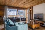 Experience luxury living in this stunning property with breathtaking mountain views.