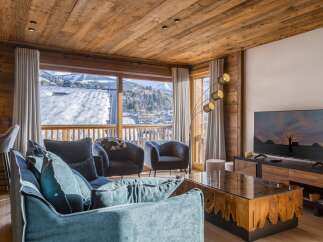 Experience luxury living in this stunning property with breathtaking mountain views.
