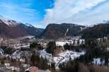 Discover a stunning mountain property nestled in a picturesque valley.