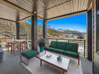 Enjoy breathtaking mountain views from this stunning property.