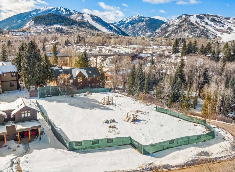 Discover an exceptional opportunity to build your dream home on this prime lot.