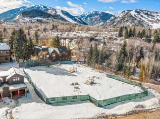 Discover an exceptional opportunity to build your dream home on this prime lot.