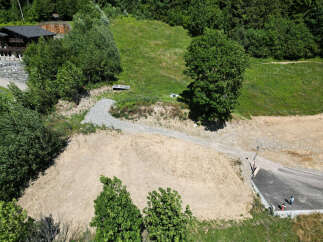 Discover a prime real estate opportunity nestled in a serene natural setting.