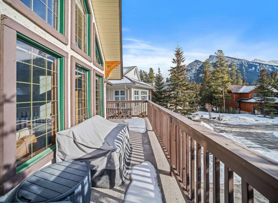 Enjoy breathtaking mountain views from this stunning property.