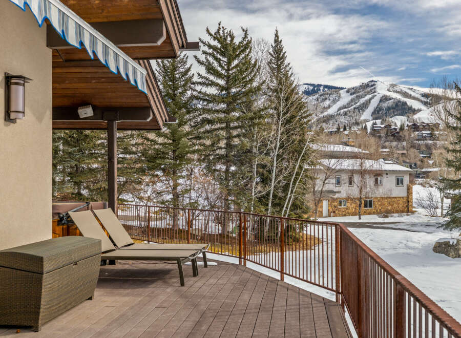 Enjoy breathtaking mountain views from this stunning property.