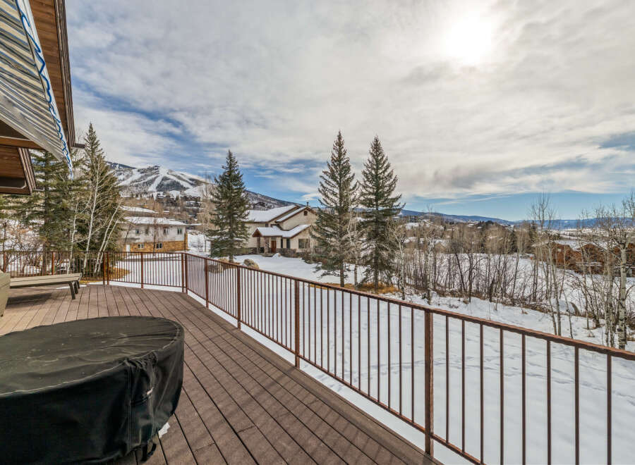 Enjoy breathtaking mountain views from this stunning property.