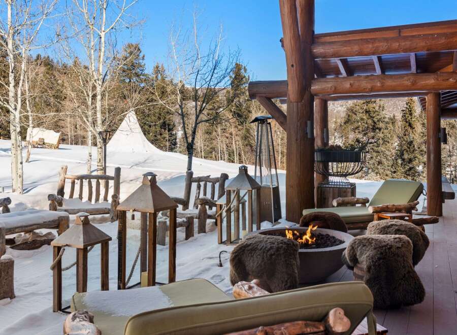 Experience the ultimate in luxury and relaxation with this stunning outdoor space.