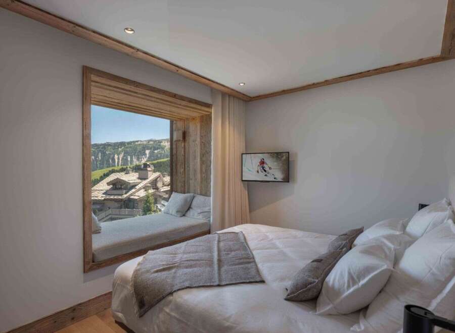 Experience the ultimate in luxury living with this stunning property.