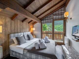 Experience the ultimate in luxury and comfort in this stunning bedroom.