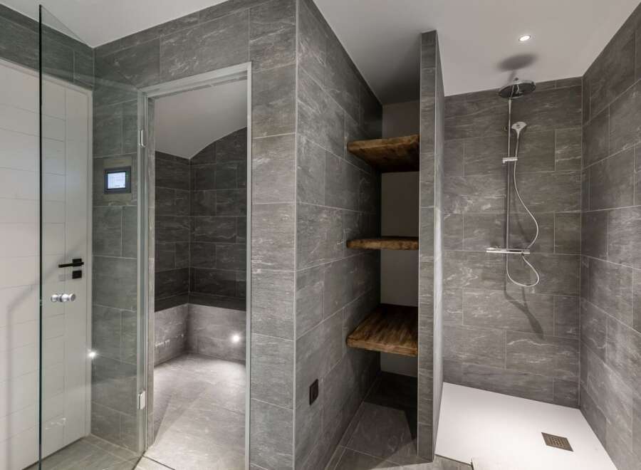 Step into luxury with this modern bathroom design.