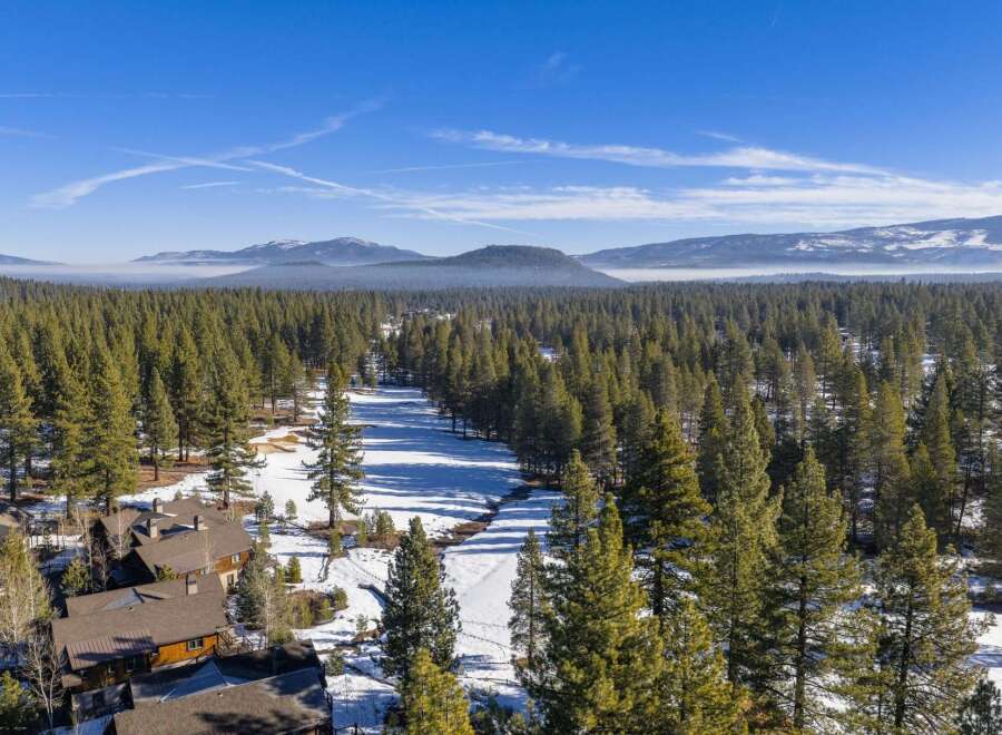 Discover the tranquility of this stunning property nestled amidst a picturesque landscape.