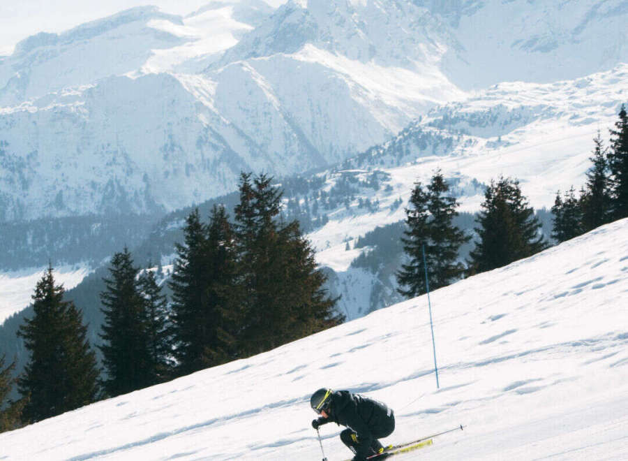 Experience the thrill of the slopes with this stunning mountain view! This property offers unparalleled access to world-class skiing and snowboarding, perfect for winter enthusiasts.