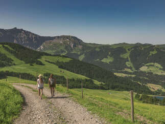 Discover breathtaking mountain views and serene landscapes from this idyllic property.