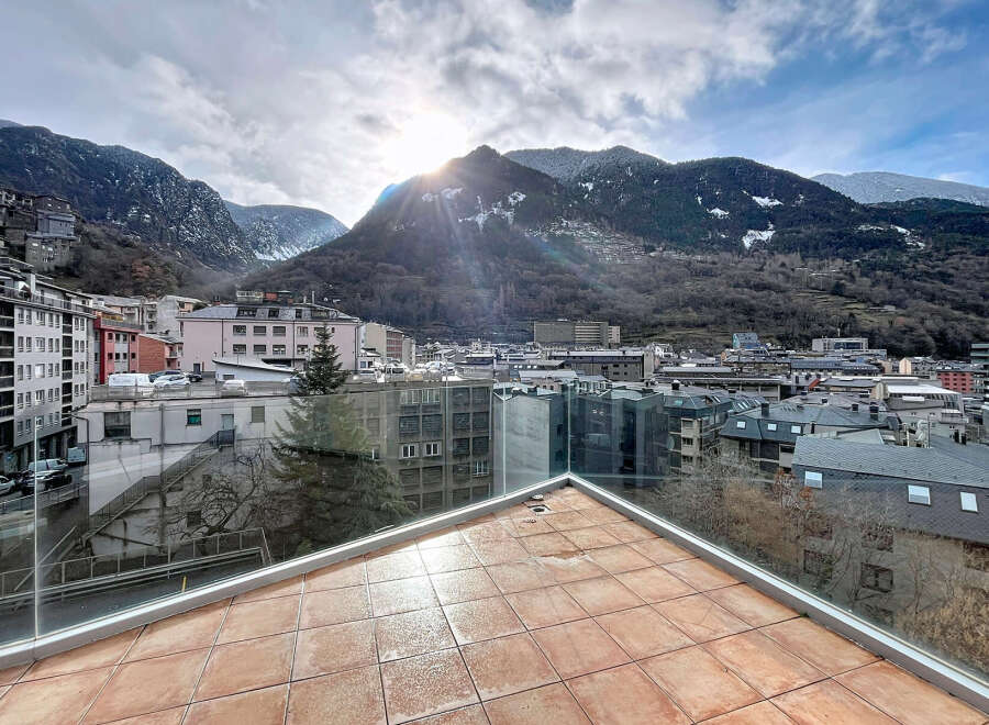 Enjoy breathtaking mountain views from this stunning property.