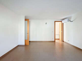 Discover this bright and airy space, perfect for modern living.