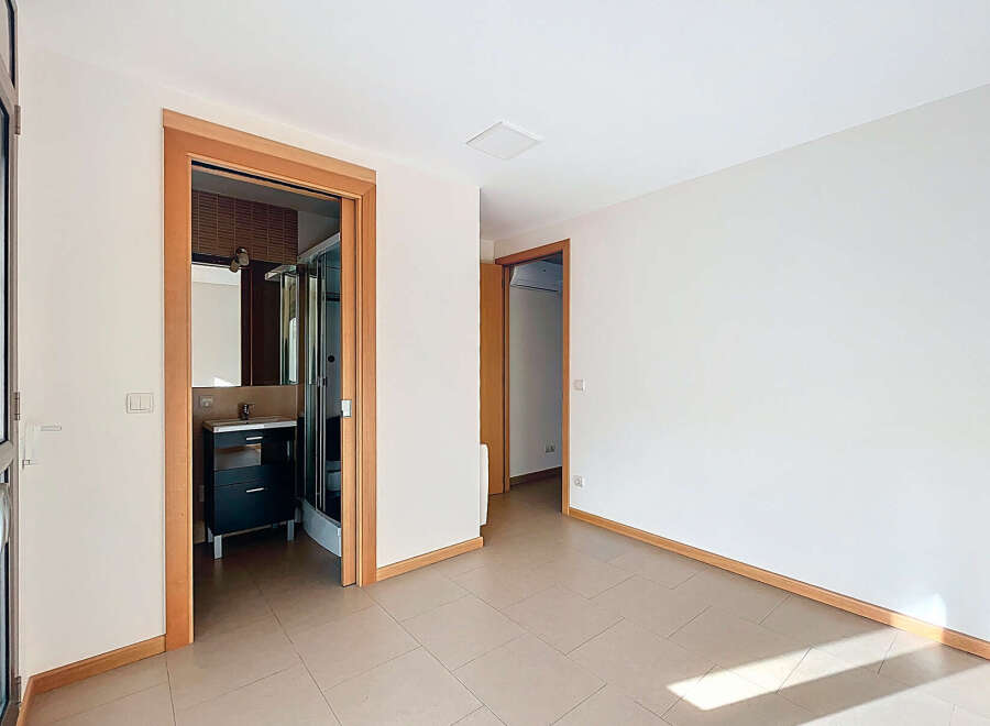 Discover this bright and airy space, perfect for modern living.